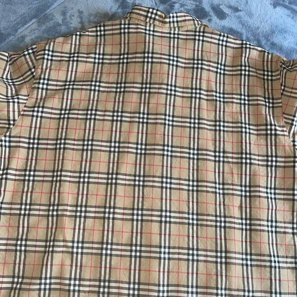 Preloved Burberry shirt with 1 pocket excellent condition size 15 22” wide - Picture 12 of 12